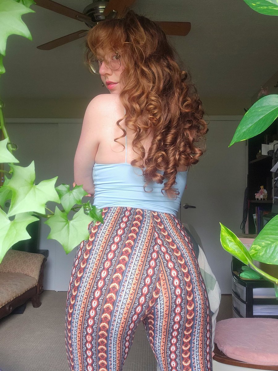 MandyFrizzle's tweet photo. Reminding you all I look like this https://t.co/0mVqi6PcnL