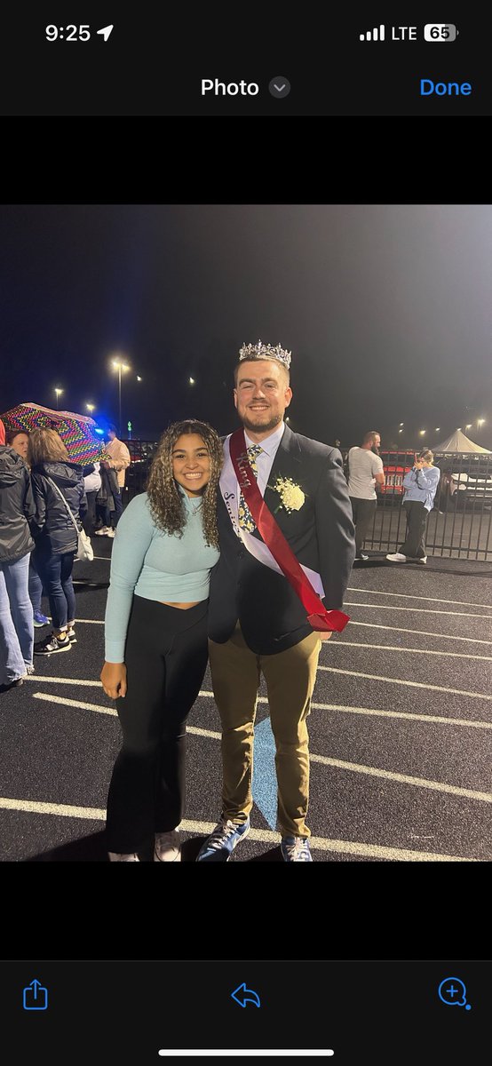 Braylee got a picture with the Homecoming King!!!  ⁦<a href="/dillparnell23/">Dillon Parnell</a>⁩