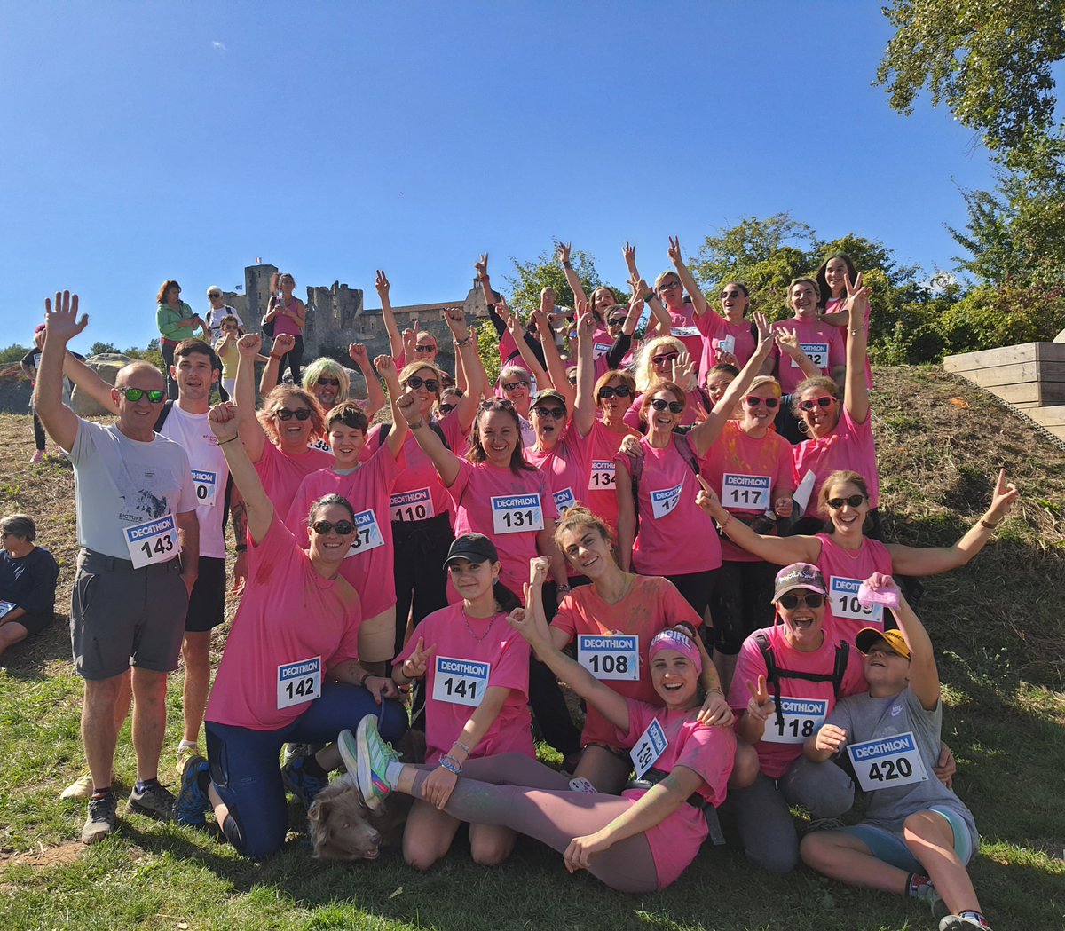 #OctobreRose2024👟1re édition de la course solidaire Color Run à Tallard.🤝Jennifer ROUSSELLE, sous-préfète, était accompagnée de 36 agents publics pour participer à ce défi sportif.
#dépistage #mobilisation #luttonscontrelecancer #solidarité