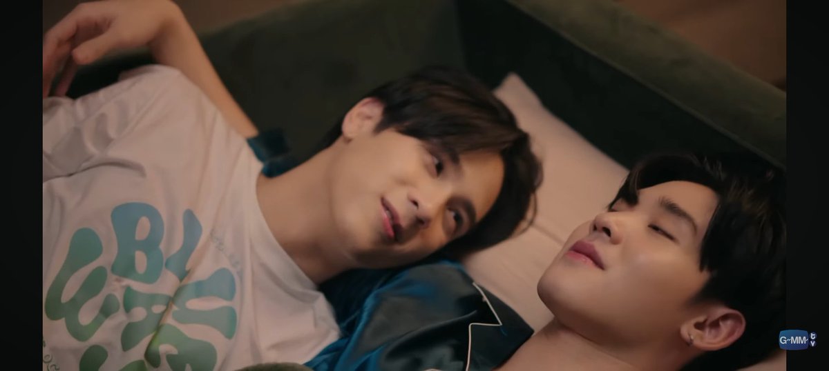SShellyP04's tweet image. The smile of people who are sleeping on a hard pillow 🤣🤣🤣🤣🤣
RYUJAVA SMN EP9
#SummerNightTheSeriesEP9
#ryujava @ryuptb @javabh28