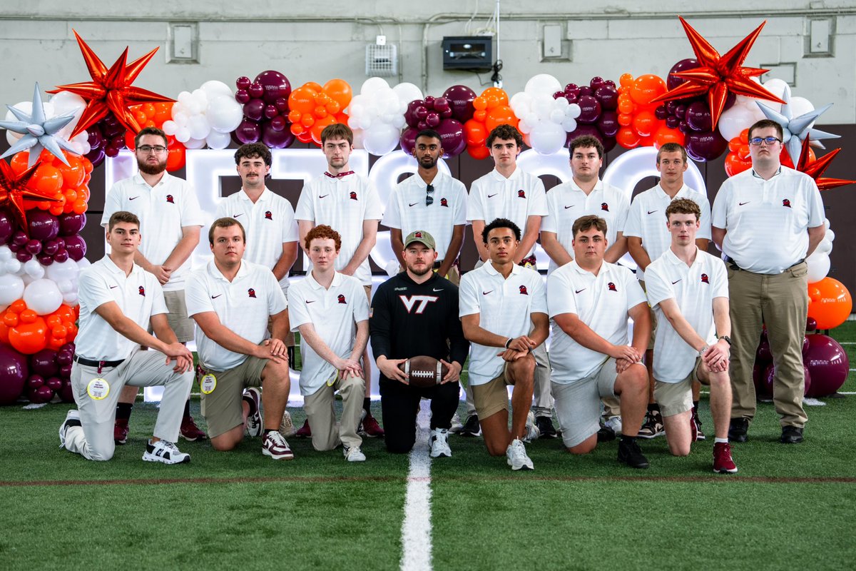 JonesMUFB's tweet image. PROGRAM SPOTLIGHT: These guys are in the office grinding every single day including weekends. Whether it’s watching tape, helping with visits, or any other projects asked of them they give 110% to this Program. I’d go to war with these guys every single day. #GoHokies #YoungBulls
