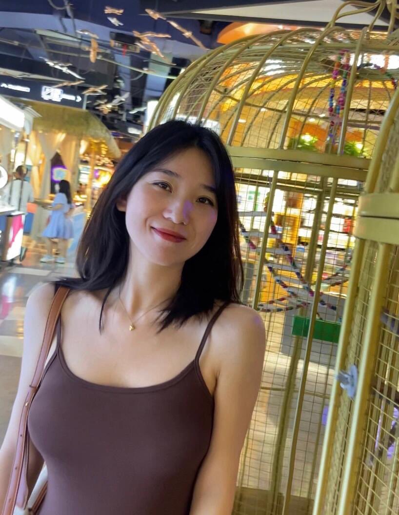 missrani700's tweet photo. 朋友圈不敢发系列 因为有学生家长 因为我是老师 大家懂吗？我也是女生，我也想展示我的性感，所以推特是展示自己另一面的平台！我是有性瘾的叮叮老师 https://t.co/D7c5ZxTIxJ