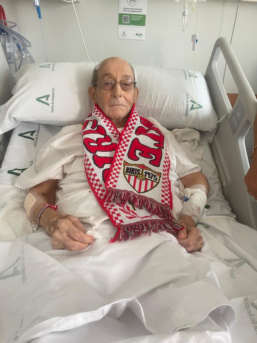 Somos el legado de personas como Manolo.

¡por muchos años más de sevillismo a ultranza! 

Fuerza a Manolo y a su familia, pronto estarás en casa.