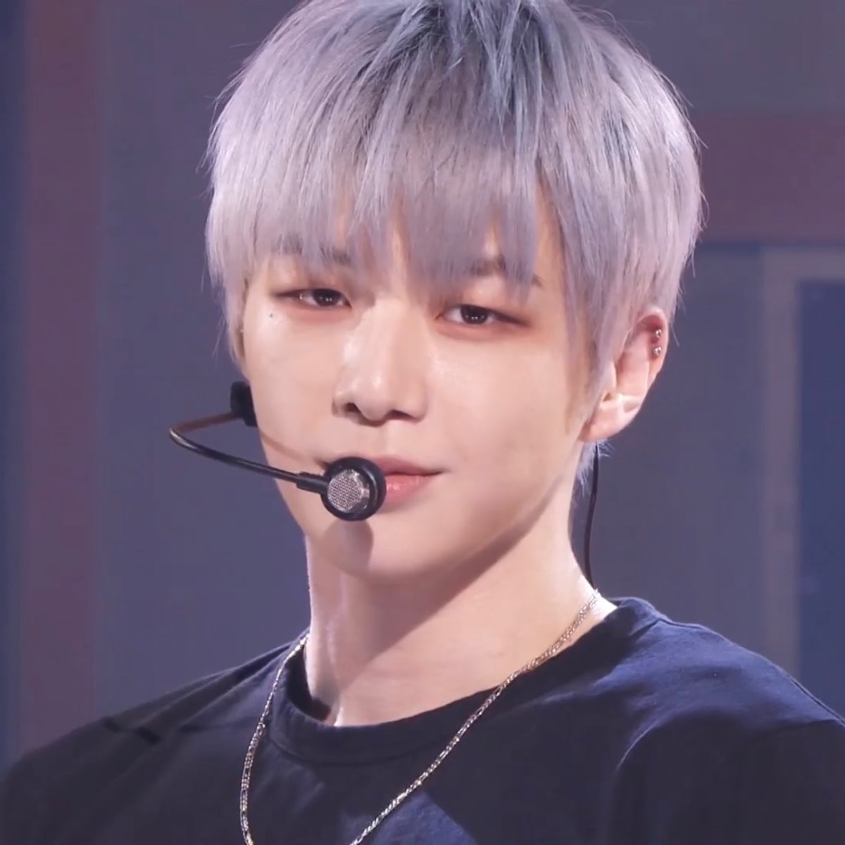 hot post / 6 years ago Kang Daniel from Wanna One vs. Kang Daniel on today's Inkigayo

theqoo.net/hot/3423385930