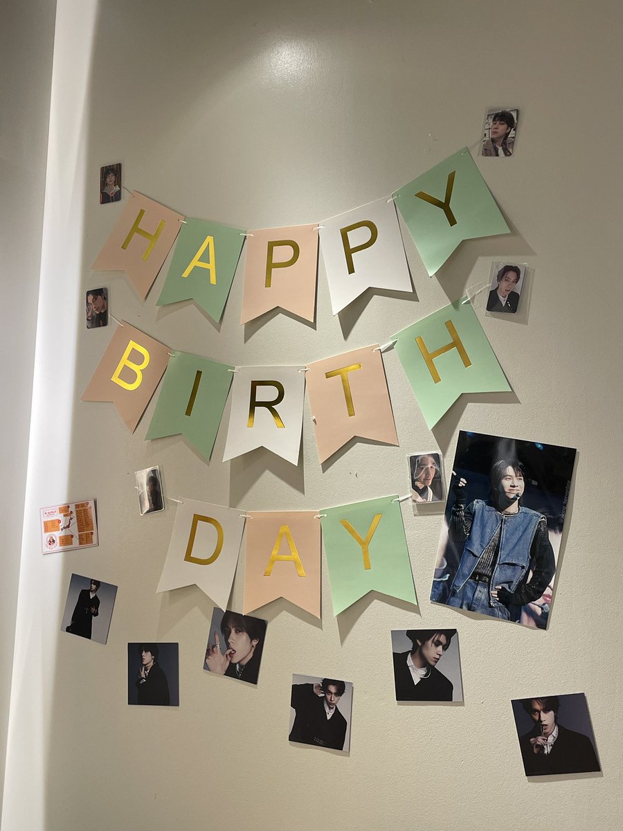 誕生日当日にお伺いしました！かなり混んでましたが、めっちゃ美味しかったです🍜💚
団扇が目の前で無くなってしまい残念でしたが、ステッカー当たりでデュエルクンさん頂きましたー😆去年行けなかったので嬉しいです！

#拉面王子黄冠亨 
#0928_ヘンドリー生誕祭　
#これは_デスティニーです