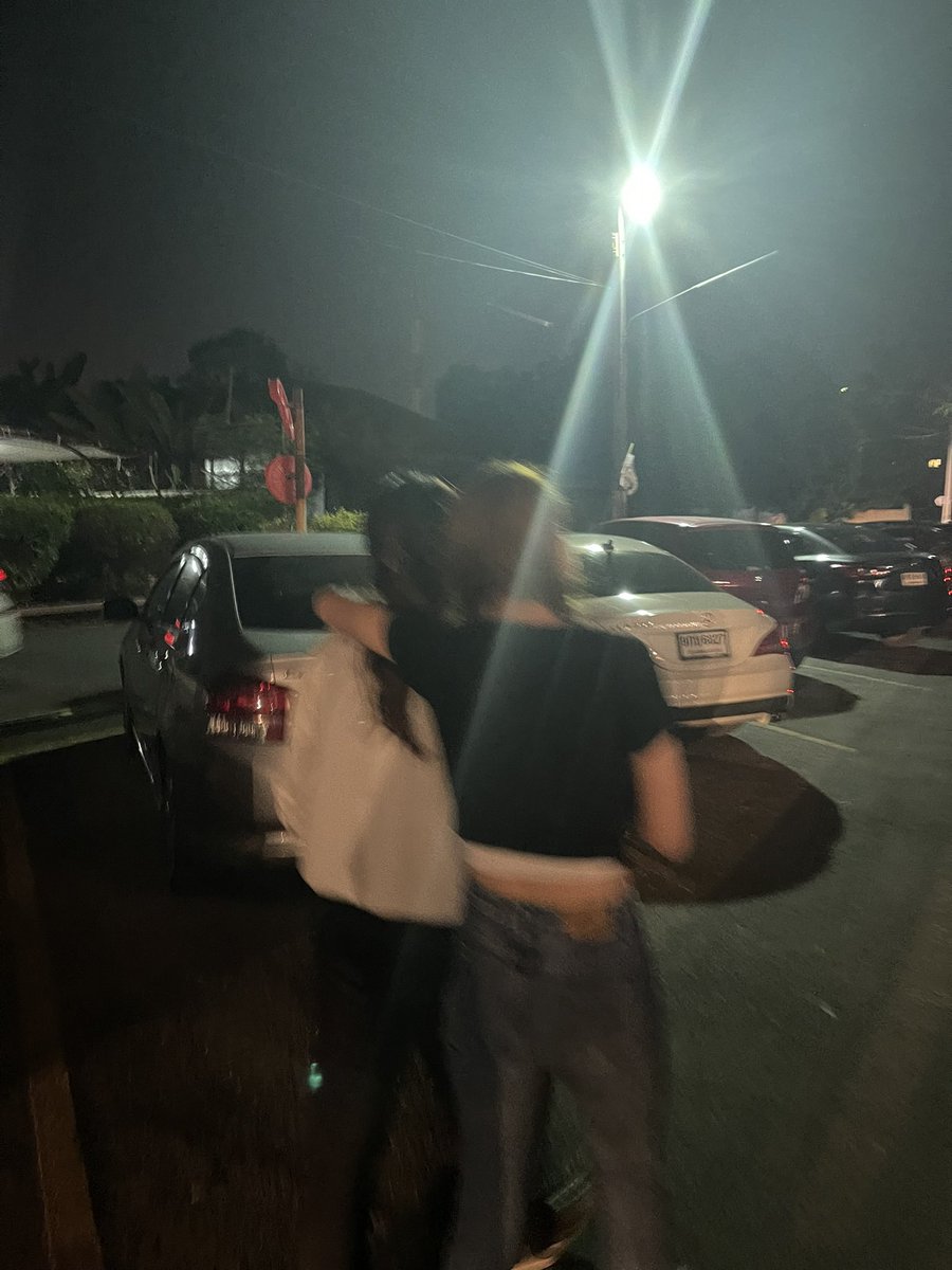 freenkyMYY's tweet photo. arms round her person anyway 😖

#ฟรีนเบค https://t.co/i4n0Ra4sTj