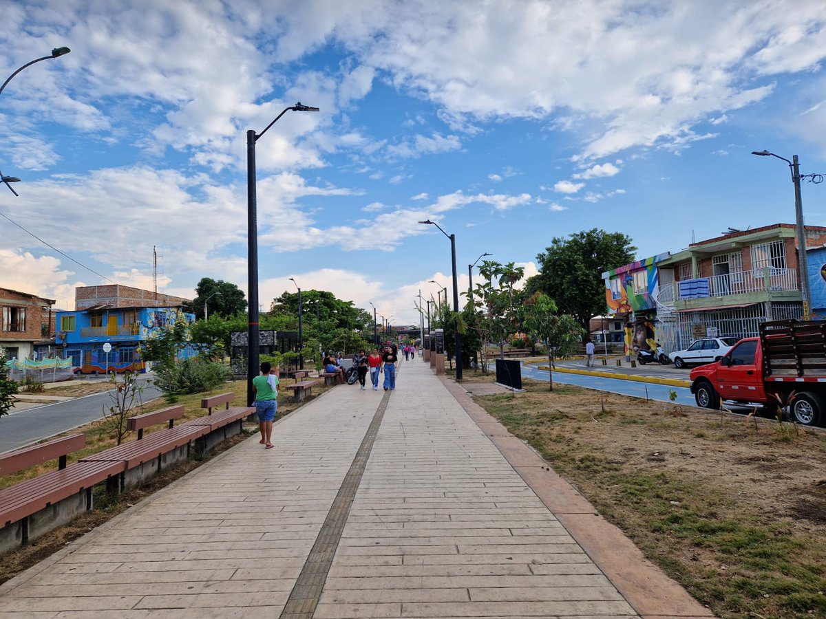 No me voy a quedar quieto frente a lo que construimos con amor para el corazón ❤️ del Distrito de Aguablanca el #BoulevardDeOriente, si el Alcalde <a href="/alejoeder/">Alejandro Eder</a> decidió abandonarlo porque fue una obra construida en nuestro gobierno, nos toca denunciar en <a href="/personeriacali/">Personería de Cali</a> y <a href="/PGN_COL/">Procuraduría General de la Nación</a> y