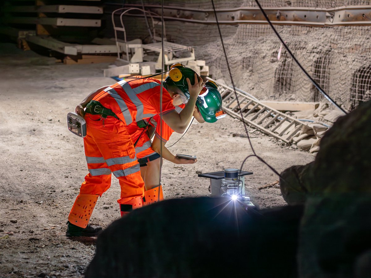 Boulby Underground Laboratory (@boulbylab) on Twitter photo #ThrowbackThursday to last year's MINAR, when we were visited by <a href="/OfficialUoM/">The University of Manchester</a>'s CRADLE group... 🤖⚙️
The team were testing #robotics destined for use in extreme environments - putting them through their paces in the hot, dusty, dark tunnels around our lab! 🔦🪨
#Science #ThrowbackThursday to last year's MINAR, when we were visited by <a href="/OfficialUoM/">The University of Manchester</a>'s CRADLE group... 🤖⚙️
The team were testing #robotics destined for use in extreme environments - putting them through their paces in the hot, dusty, dark tunnels around our lab! 🔦🪨
#Science