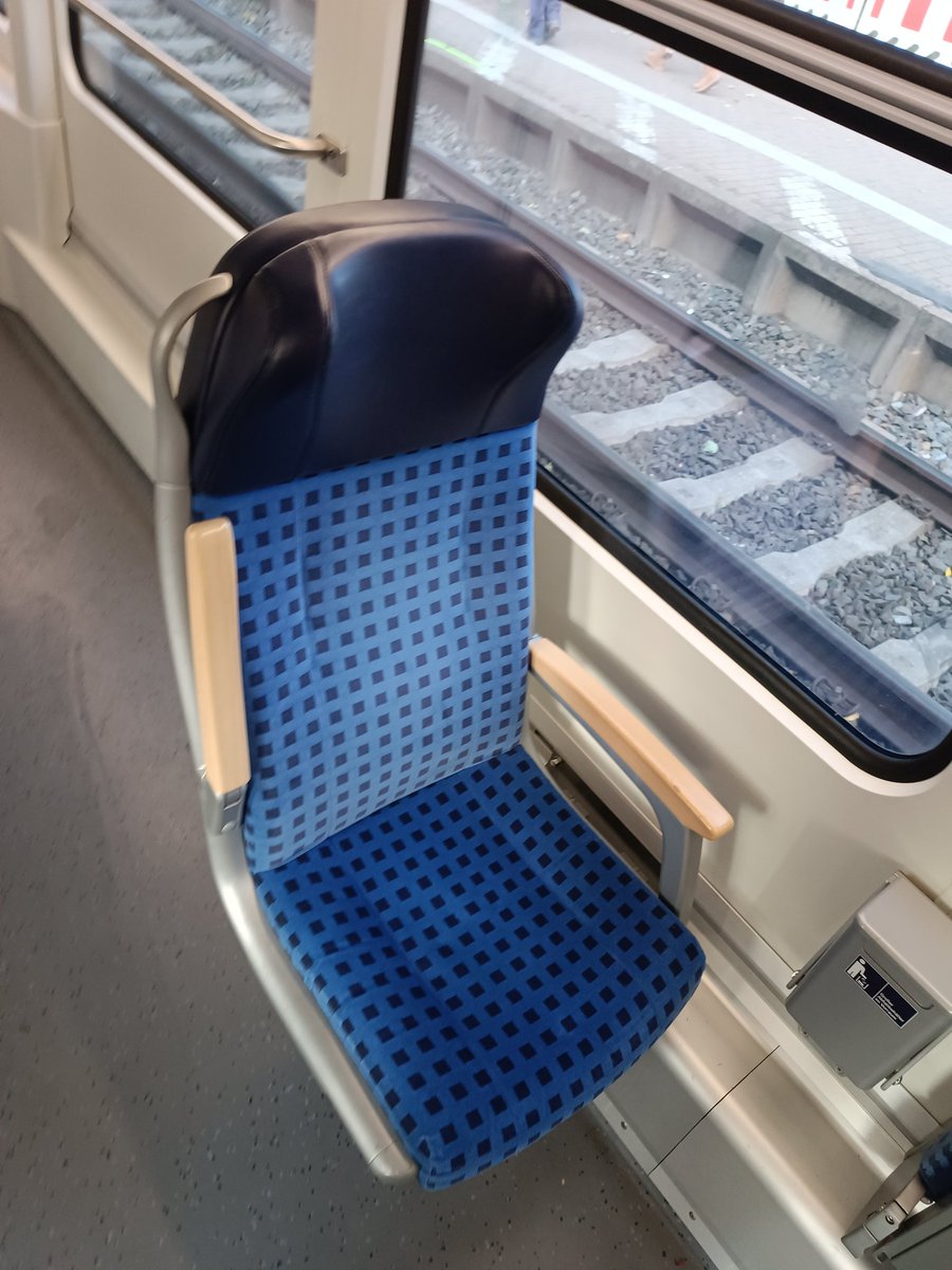 Jawollll der Cuckstuhl ist noch frei