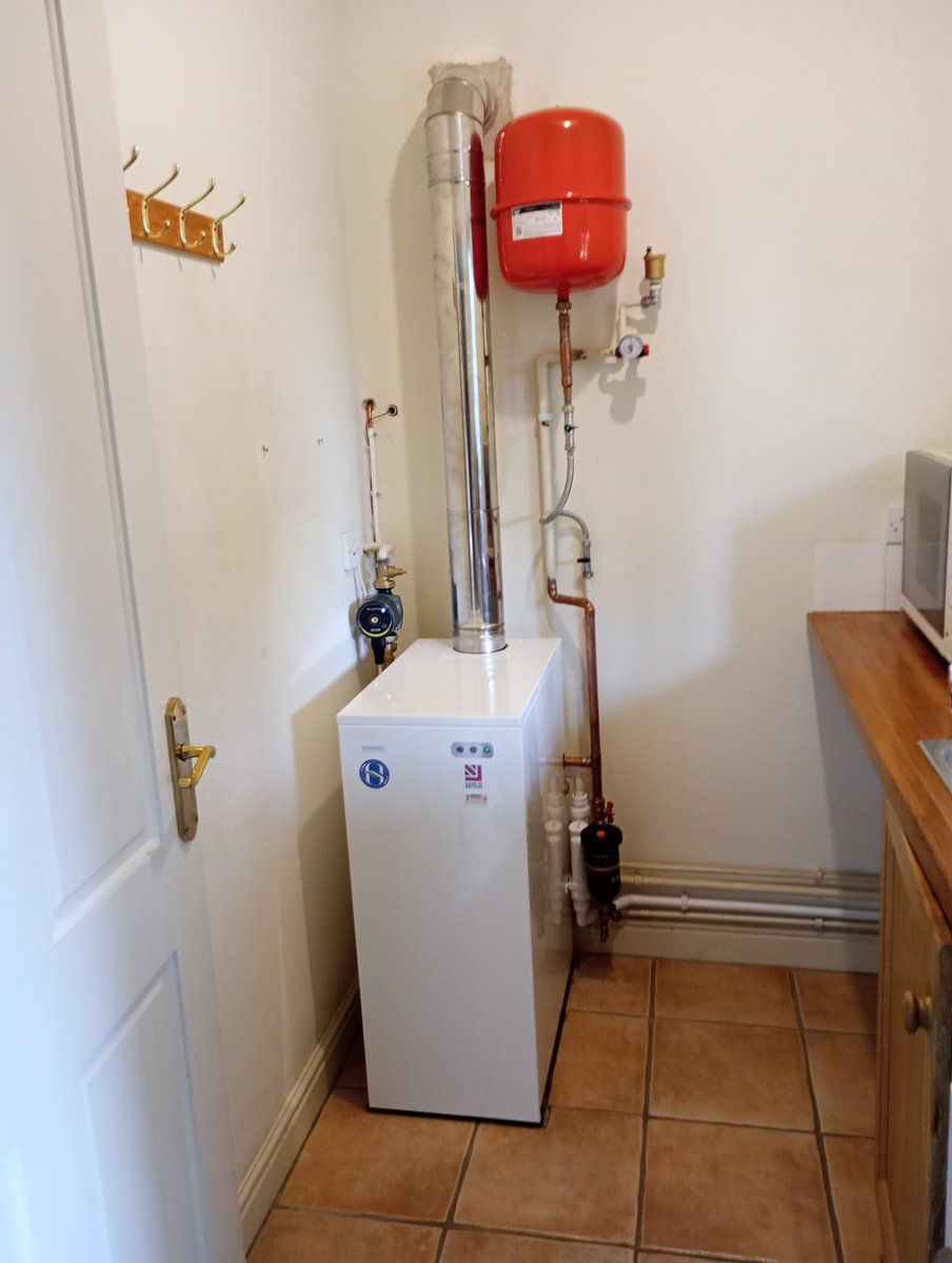 AHounsfield's tweet photo. Lovely installation by Bernie Clarke in Lincolnshire! Share your photos here of a Hounsfield you've installed.
Find out more about our boilers at: https://t.co/dxNmVGICVb https://t.co/JRj5QUxu7M