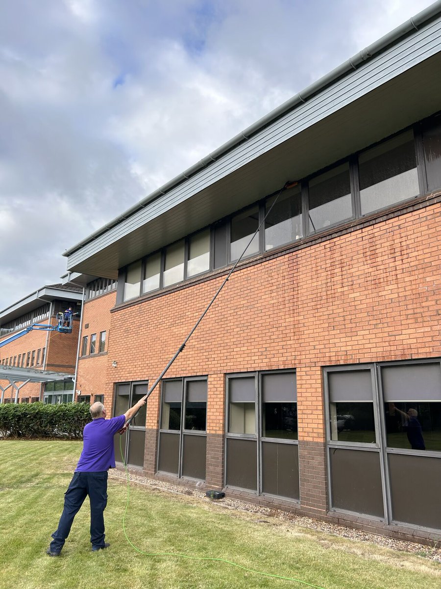 CliftonWindows's tweet photo. At Clifton Cleaning Services, we prioritise reliability and trustworthiness for all our clients, big or small.

Our aim is to build strong relationships through quality workmanship &amp; high standards delivered by our expert team. 

https://t.co/KOwRgCEl4G https://t.co/QSbn7N5AS7