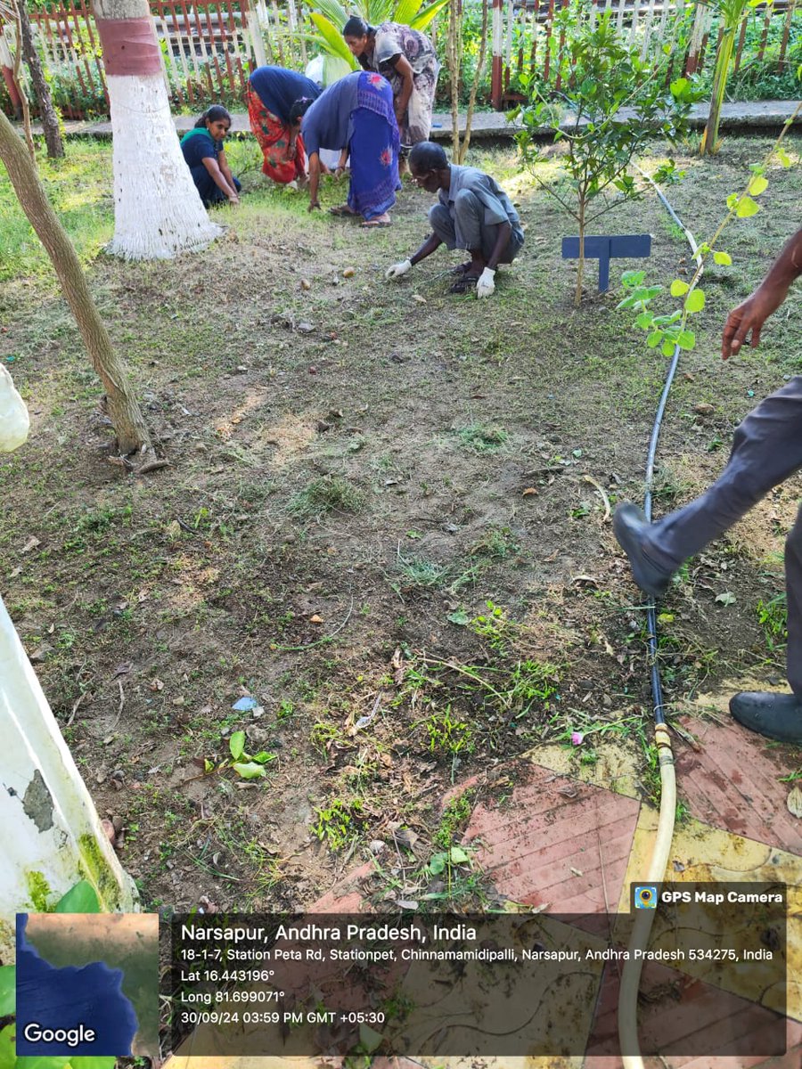 drmvijayawada's tweet image. The journey to a cleaner India starts with us!

Shramdan conducted at #Narsapur Coaching Depot

Rly staff  join hands for cleanliness drive, ensuring a cleaner &amp;amp; healthier environment
#SwachhataHiSeva2024 #SwachhBharatMission #BZASHS24
@swachhbharat
@SCRailwayIndia
@RailMinIndia