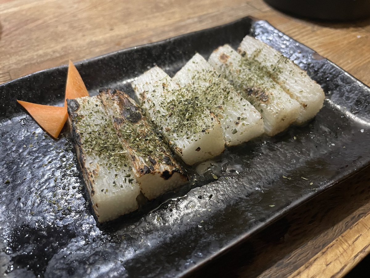 iwanaorock's tweet photo. いつもより早くin出来たし、病み上がりだし、ここから人増えるだろうし、と、瓶ビール1本でサクッと退陣。でも、ちょろっとでも最終日に顔出せてよかった。
通い始めて15年…とはいえ来店頻度は低かった自分を、いつも温かく受け入れてもらったこと、心から感謝しています。 https://t.co/xD5pOunKQp