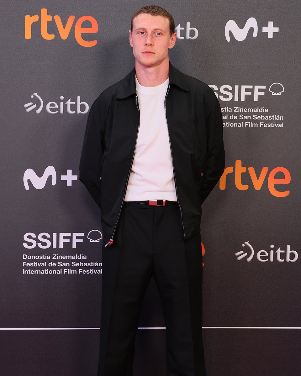 gucci's tweet image. Global Brand Ambassador #NiNi and #GeorgeMacKay are photographed in #Gucci looks at #72SSIFF in Spain.