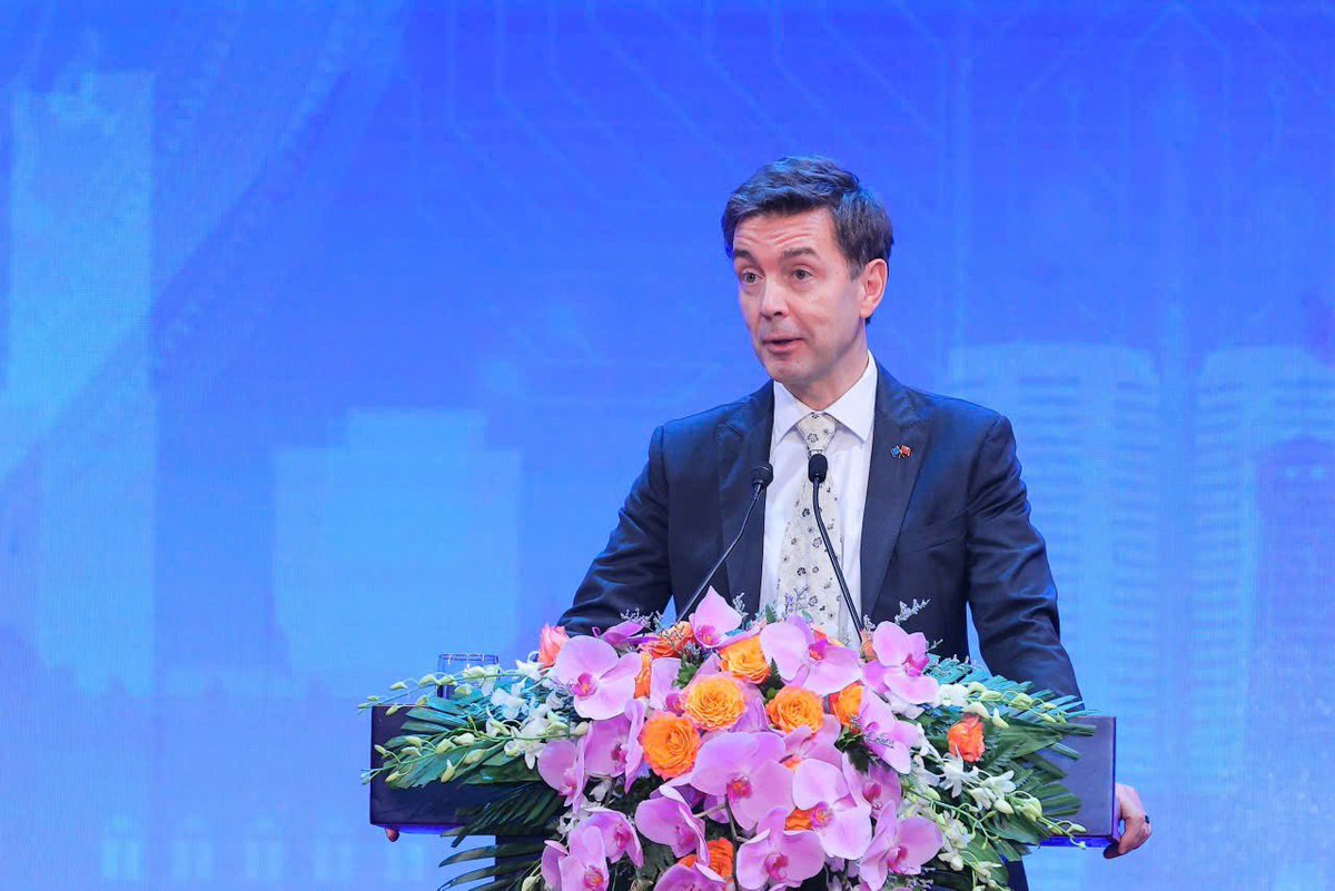 JGuerrier_EU's tweet image. Honoured to speak today at the Opening Ceremony of the very impressive #TechConnect2024 conference organised by the Minister of Science and Technology and the city of Hanoi. (1/2)