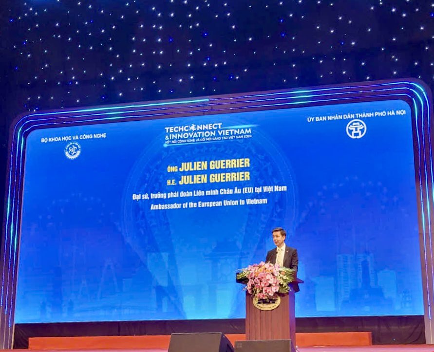 JGuerrier_EU's tweet image. Honoured to speak today at the Opening Ceremony of the very impressive #TechConnect2024 conference organised by the Minister of Science and Technology and the city of Hanoi. (1/2)