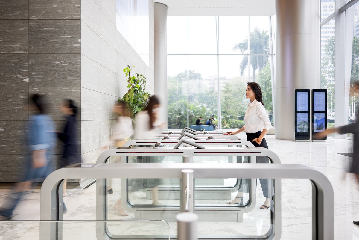 Our double-deck #elevators and fourth-generation Schindler PORT technology ensure an excellent passenger experience throughout the Guangzhou GDH Finance Center. 
➡️schdlr.link/GDH
#WeElevate #UrbanMobility