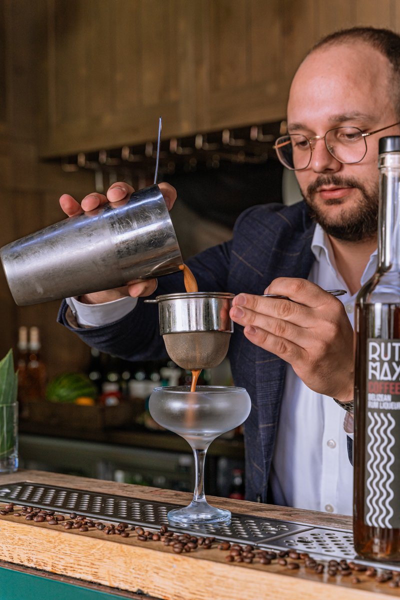 A true classic for every season

The Espresso Martini - smooth, bold, and always the perfect pick-me-up. Captured for Bōkan Bar  and @rochecom

Swipe left to rewind the action! Who’s ready for one? ☕🍸 #espressomartini #actionshots #cocktailphotography #londonphotographer