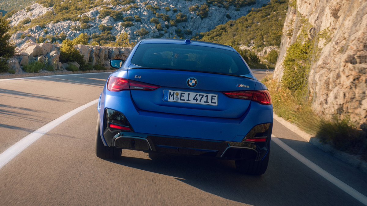 Where every twist and turn brings BMW’s soul to life 🏞️
100% driving pleasure. 100% electric.
 
The BMW i4 M50. 100% electric.
#THEi4 #BMW #BMWElectric #BMWSoul
 
Mandatory information according to german law ’Pkw-EnVKV’ based on WLTP: energy consumption combined: 21,9 kWh/100