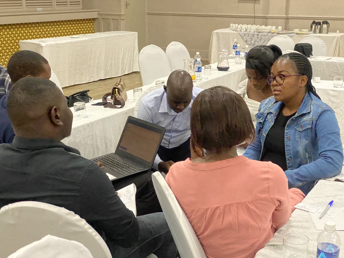 SAYWHATOrg's tweet image. Young people in group discussions trying to find solutions to the following:
1. How to increase the NSP coverage and accessibility 
2. Enhance needle exchange and disposal
3. Improve data collection and monitoring 
#pwuids #EndDrugAbuse #InjectableDrugs #EndNeedleExchange