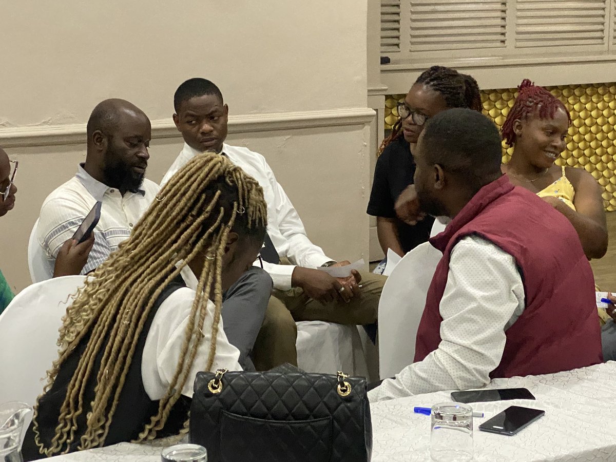 SAYWHATOrg's tweet image. Young people in group discussions trying to find solutions to the following:
1. How to increase the NSP coverage and accessibility 
2. Enhance needle exchange and disposal
3. Improve data collection and monitoring 
#pwuids #EndDrugAbuse #InjectableDrugs #EndNeedleExchange