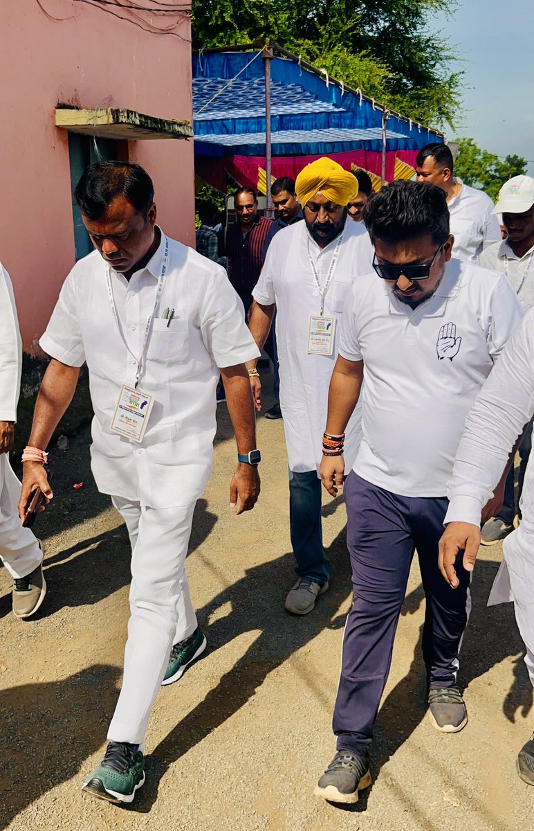 Vishal_WithRG's tweet photo. प्रदेश में बढ़ते अपराध और हिंसा के विरुद्ध आज प्रदेश कांग्रेस कमेटी के आदरणीय अध्यक्ष श्री दीपक बैज जी के नेतृत्व में निकलने वाले छत्तीसगढ़ न्याय यात्रा में समलित हुआ।

#छत्तीसगढ़_न्याय_यात्रा 

@DeepakBaijINC https://t.co/mIbQP1htMW