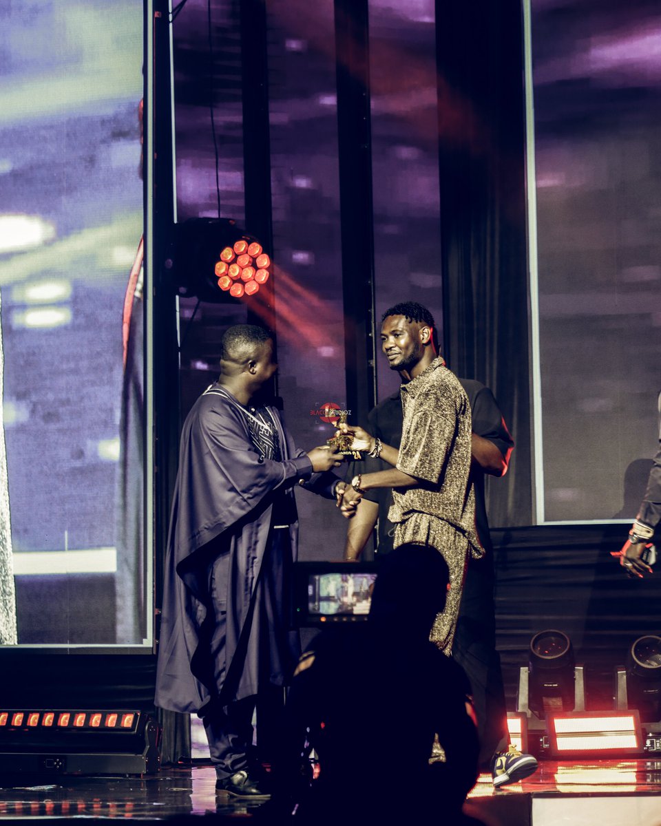 _Lyricaljoe's tweet photo. A big thank you to @3musicAwards for this prestigious trophy, best rap performance. My sincerest gratitude to the whole team, producers @ProdPhredxter & @darksuburbmusic ,director @niijosiah and the Lyrical Republic🫡. Much love to you all for making this possible. Let’s keep making history together🙏🏾💯
#LyricalJoe #3MusicAwards