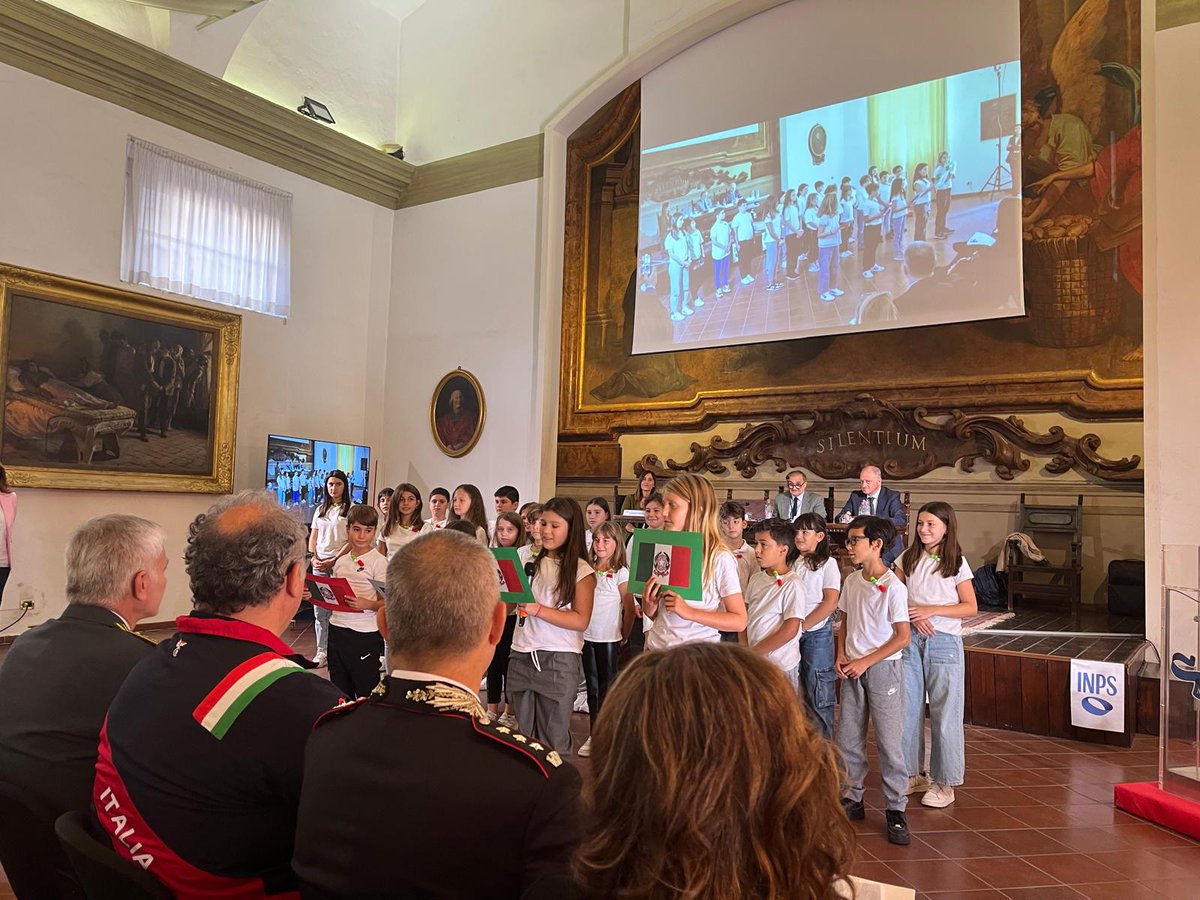 Cisl_ER's tweet photo. Presentazione del 'Rendiconto sociale 2023' dell'Inps ER, @filippopieri:🗣"Molte le importanti funzioni di sostegno dell'Istituto (..a giovani, famiglie, anziani), tra queste un particolare rilievo merita l'azione costante e sempre più efficace di contrasto al #lavoro sommerso" https://t.co/tSy7WlNXAq