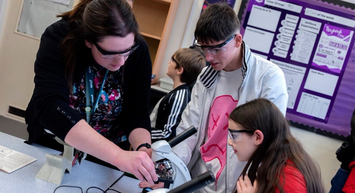 ThryberghAcad's tweet photo. It was wonderful to see that so many of our prospective students and parents came to visit the school for our Open Evening last Thursday night. 👋

See the full post here - https://t.co/b6KqMjORHm https://t.co/uLKkcyNKD8