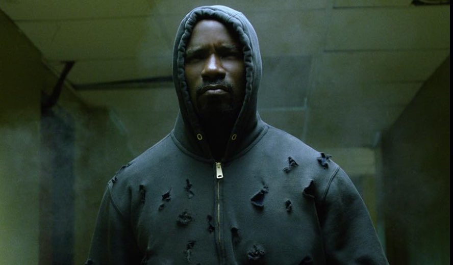 cosmic_marvel's tweet photo. 8 years ago today, Marvel’s ‘LUKE CAGE’ premiered on Netflix.

The series starred Mike Colter, Mahershala Ali, Simone Missick, Alfre Woodard, Theo Rossi, Erik LaRay Harvey and Rosario Dawson. https://t.co/bLJzTiSzvg