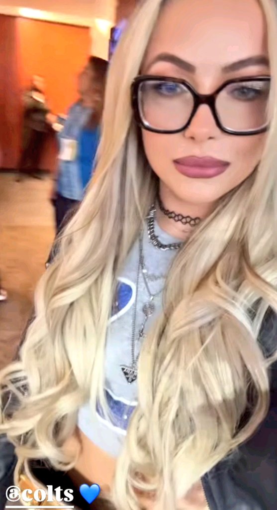 SiMrMercdesMone's tweet photo. #WWEITGIRL #RawTopStar @YaOnlyLivvOnce My livs livs livvy❤️🥰♥️😍😍🥰❤️♥️♥️😍♥️🥰❤️🥰♥️😍 #Liv #Livy in on at the @Colts @NFL game promoting advertising #WWE #Raw #WatchLiv #WatchHer #WatchMe #LivLife #LivForever #ExtremeLiv #TheJudgementDay💜😈💜😈💜 #LivDom😍♥️🥰❤️🥰♥️😍 https://t.co/bBUTcXUvbR