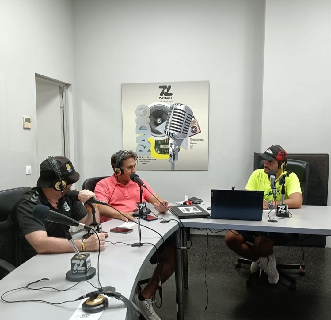 ¡Nuevo programa <a href="/AmarilloOnAir/">Amarillo es mi color</a>, en <a href="/7punto7Radio/">7.7 Radio</a>!

Con <a href="/iriaguzmang/">Iria Guzmán</a>, <a href="/RomanPerezGlez/">Román Pérez González</a>,  <a href="/MassiferMaximo/">Maximo padilla</a> y <a href="/marriaga1974/">miguel angel arriaga</a>.

Intervino <a href="/Francis_Matas/">Francis Matas</a>, redactor de Ser Deportivos Las Palmas.

Y "El Casu", CEO de La Barbería de El Casu.

go.ivoox.com/rf/134328151