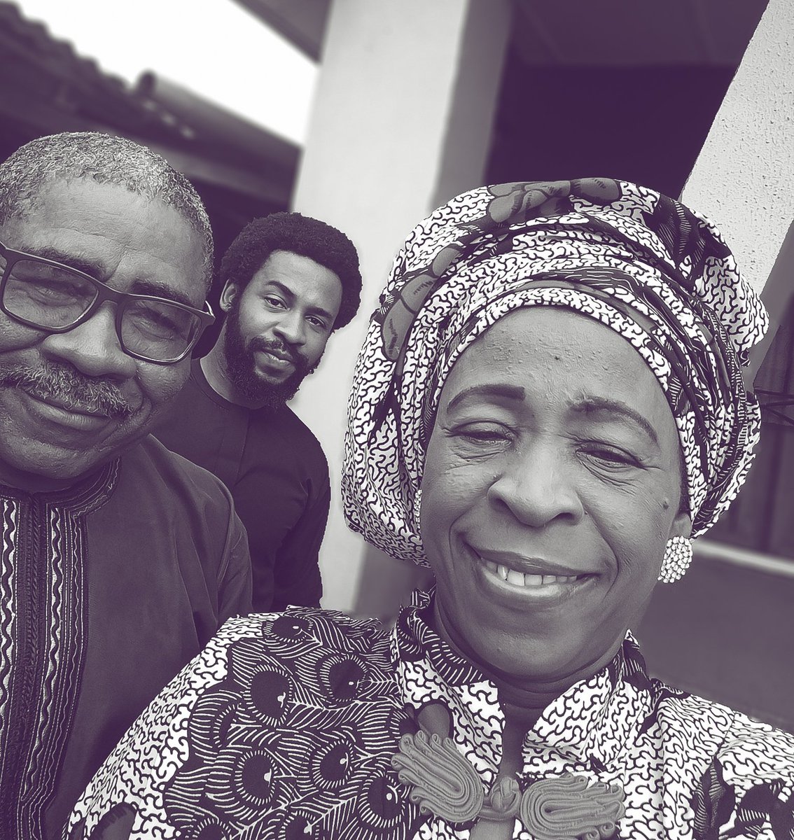 peero007's tweet photo. One year ago, I did the best photo bomb ever. Them no wan feature a whole me! Hope you "You have tiny eyes" "Your eyes no dey open?" people can see the white of my eyes, and see where the eyes came from. 😏 https://t.co/SknhrPrLYu