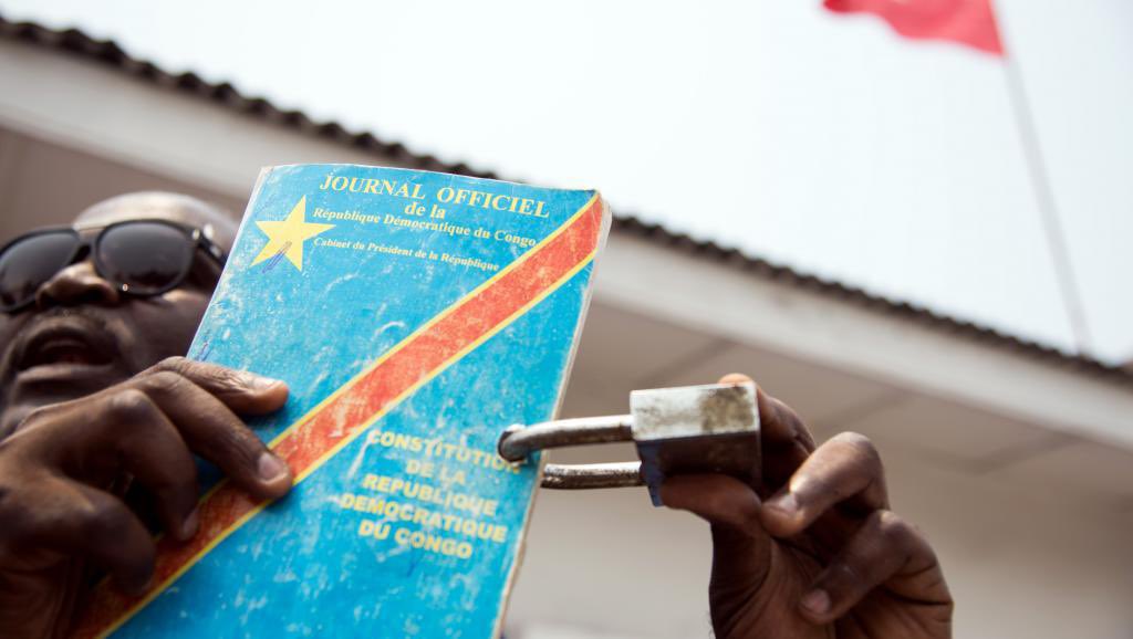 IsraelKasongo01's tweet photo. Ceux qui tiennent mordicus à changer la constitution de la RDC doivent être prêts à démontrer les biens fondés de leurs prétentions tout en mettant en première ligne les intérêts supérieurs de la nation, au cas contraire Nous ferons obstacle à toute personne qui tenterait de dérober le peuple pour des intérêts mesquins et personnels Le Congo nous appartient et nous mériteons le respect qu'il nous faut!

Peuple congolais telema ✊🏿🇨🇩
@fatshi13 @AleshOfficiel @chauffeur243 @OnokombaO157 @JNomba5413 @AbedMukumbi05 @lephoenix84