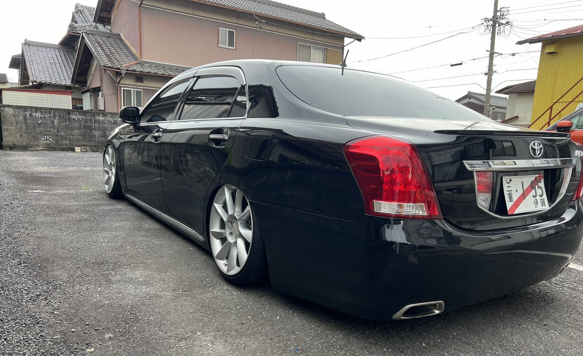 色々と事情かさなって15マジェスタ手放してちょっと前に20マジェスタ納車してました😅
まだ色々やる事あるんで頑張ります😇
やっぱり僕は、V8じゃなきゃ。
初めての高年式、快適、広い、運転しやすい、凄い。笑
とりあえずロリンザー売ろうかと思ってます笑 
19×9.5j +44

#20マジェスタ 
#syakotan