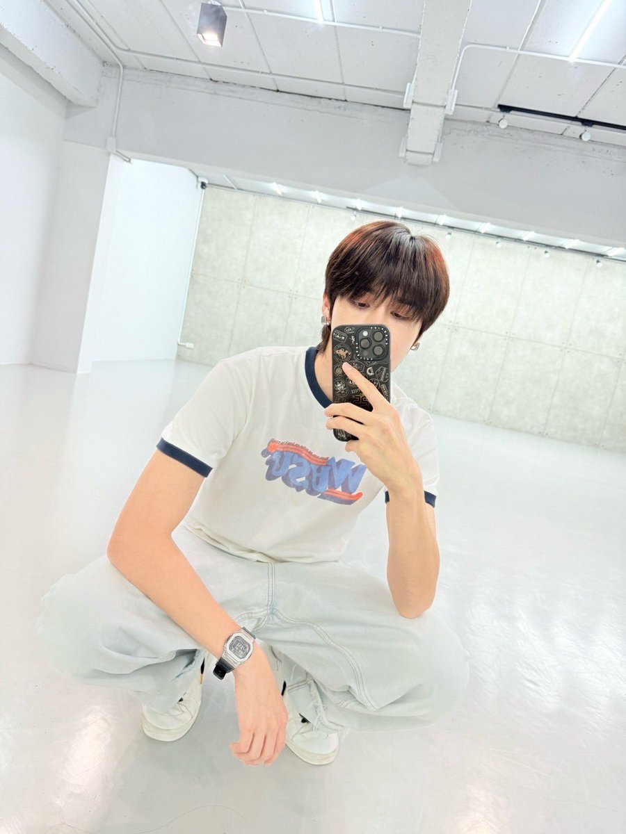 เชื่อว่าความพยายามไม่เคยทำร้ายใคร คุณพีทในวันนี้คือคุณพีทที่เก่งเมื่อวาน เก่งสู๊บๆ🥰

LOVESEA REHEARSAL D7
#ชาวเลิ้บซีซ้อมมีตเดย์7