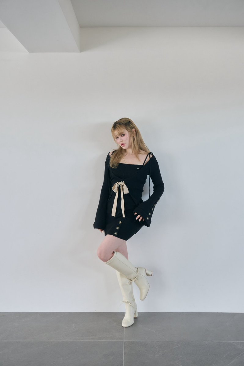 andmary Rola ribbon set up beige