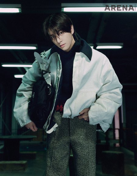 his aura in this picture is crazyyy

 #제이크 #JAKE