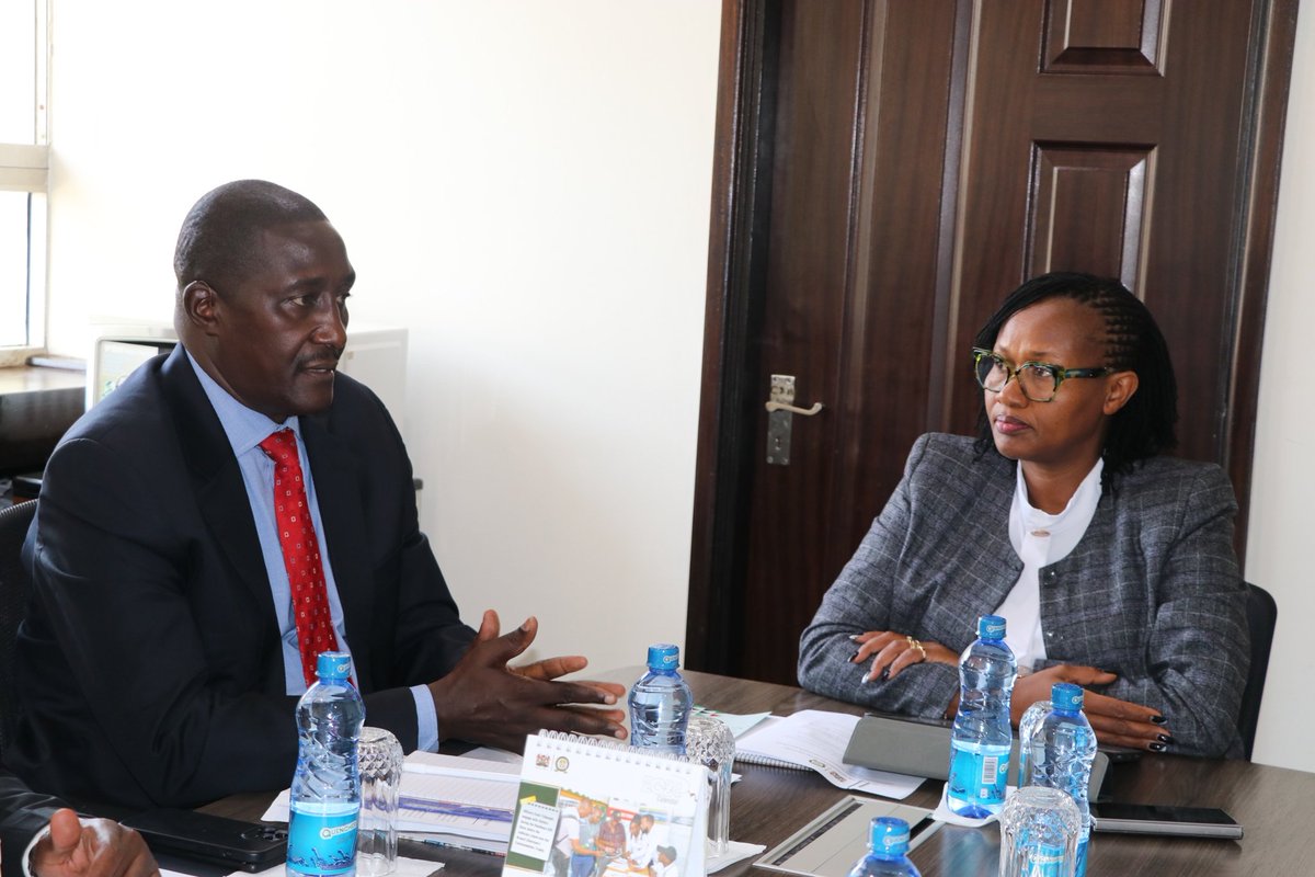 DRSKenya's tweet photo. CRA @burugu_j thanked @HonCarolineKabucho for hosting DRS officers in a discussion on refugee challenges in court due to lack of docs &amp; residing outside designated areas. We explored joint training for Court Users &amp; Magistrates’ Colloquium to find solutions.  #JusticeForAll https://t.co/nRj0lLugI0
