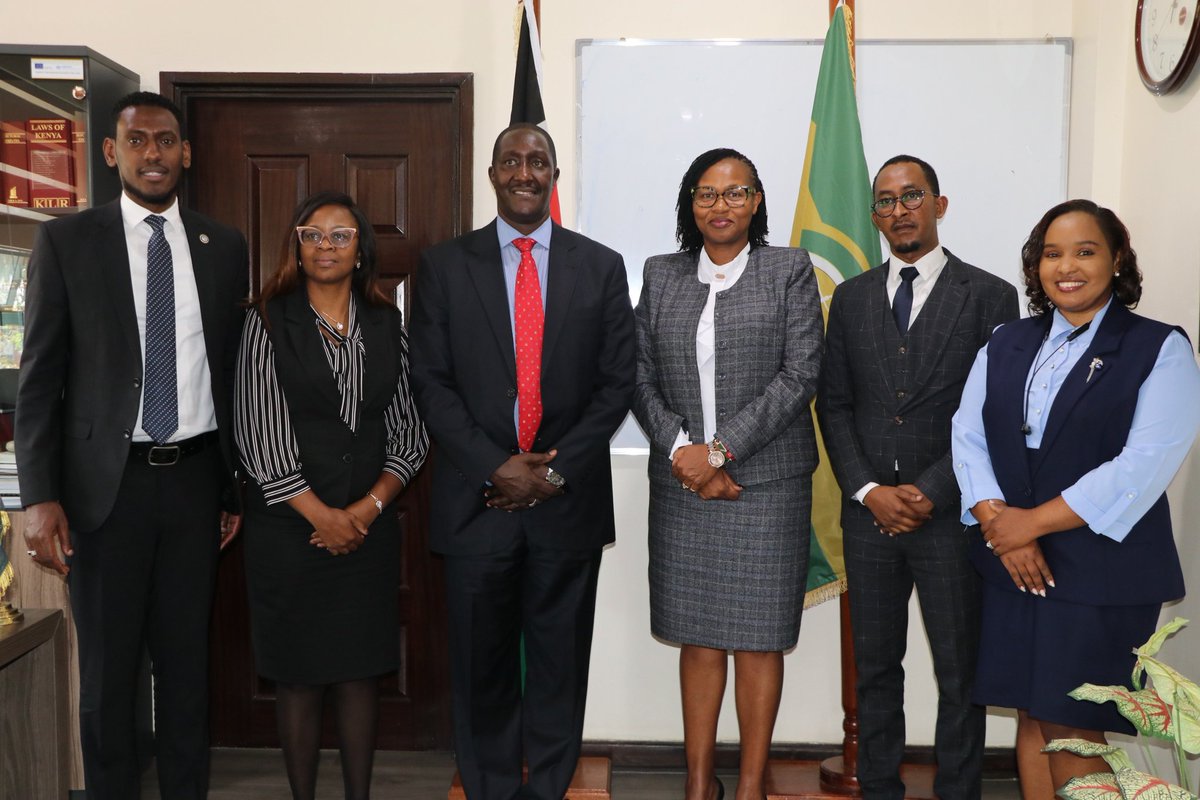 DRSKenya's tweet photo. CRA @burugu_j thanked @HonCarolineKabucho for hosting DRS officers in a discussion on refugee challenges in court due to lack of docs &amp; residing outside designated areas. We explored joint training for Court Users &amp; Magistrates’ Colloquium to find solutions.  #JusticeForAll https://t.co/nRj0lLugI0