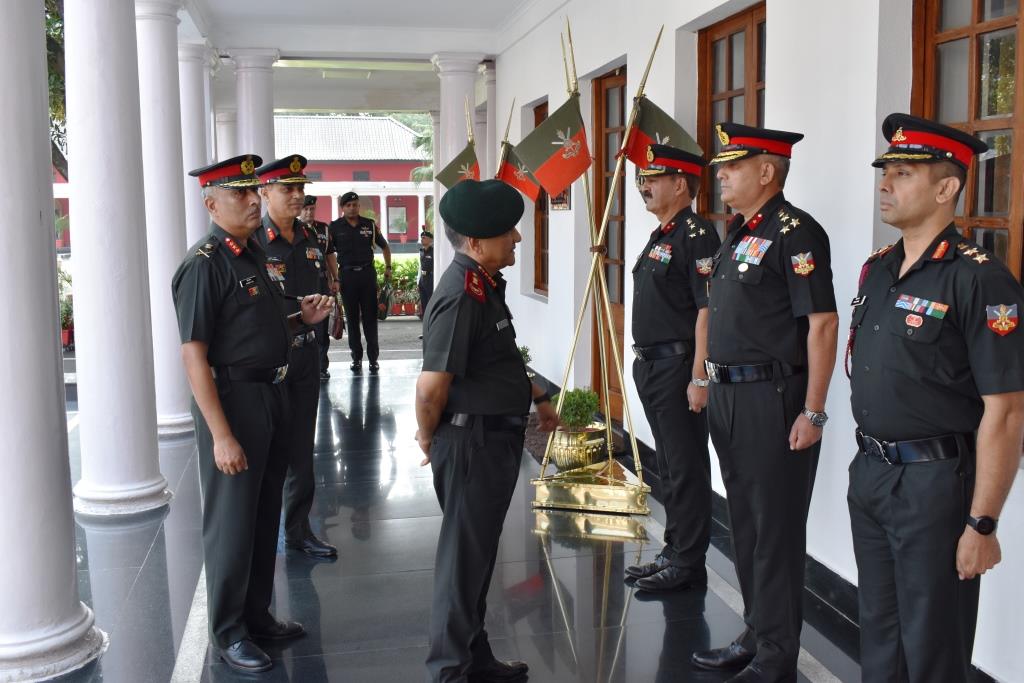 HQ_IDS_India's tweet photo. #CDS, also visited #Chetwode Hall, #Gurukul the new Academic Block and #VikramBatra Gentlemen Cadets' Mess at the Indian Military Academy.
He lauded the overall management & training infrastructure at the premier training establishment of the #IndianArmy.
#MilitaryTraining
@DefenceMinIndia
@SethSanjayMP
@giridhararamane
@artrac_ia