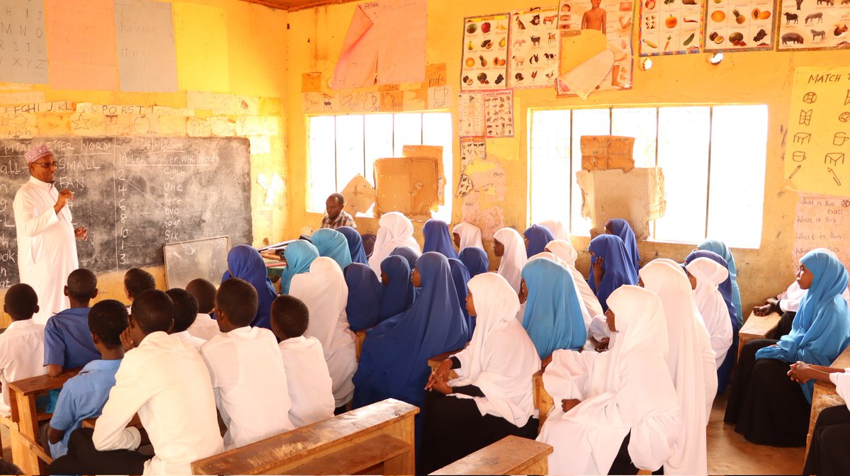 HIWYA_Mandera's tweet photo. Habiba International  with support from Unicef Kenya conducted  school mentorship program that offers CSE, Life skills and training on prevention and response to FTM to boys and girls in Bulla Haji and Burabor Primary  schools. https://t.co/dxZGBkg6ve