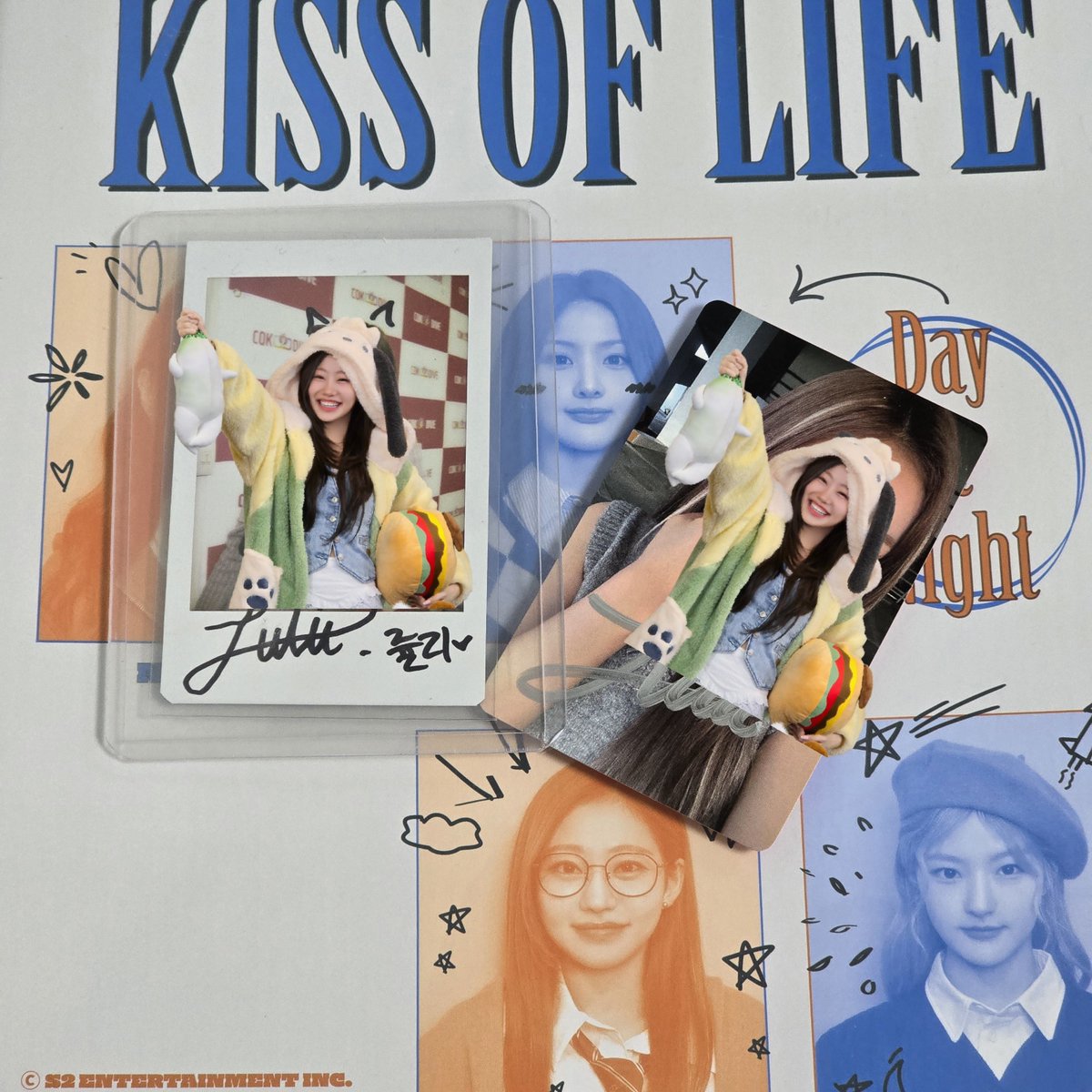gingayo_'s tweet photo. <KISS ROAD> 콘서트 기념 추첨 이벤트🔥
(나눔 없는 이유... 포카가 없어요...)

📌기간 : ~ 10월 20일 23:59PM / 24일 목요일 공지 및 개별 DM
📌추첨 : 3명(각 1인)

📌상품 : 쥴리 사인 폴라로이드 / 쥴리 사인 공방 포카 / 미개봉 시즌그리팅

📌참여 방법 : 인용 RT 또는 답글로 희망하는 상품 1개 말씀해주시기 / 종별 1인 추첨
📌수령 : 콘서트 당일 현장 전달(토/일)
* 택배 불가-콘서트 못 오실 경우 재추첨
* 대리 수령 불가(전달간 X 본인 확인) 

많은 참여 부탁드립니다🍀
#KISSOFLIFE #KIOF #키스오브라이프 #키오프