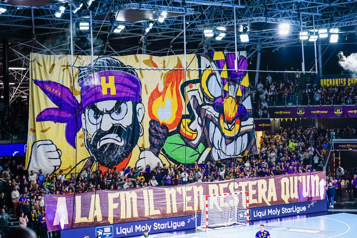 ultrhnantes's tweet photo. "Notre flambeau ne s'éteindra jamais, le totem reste à la maison 🔥"
Notre album > https://t.co/rOhiyVMGCm
CR📷 : ULTR'H (E.Jarniou), Gustavosports, HBC Nantes
#Handball #HBCNantes #Nantes #Supporters #ULTRH #Ultras #WeHFamily #Handball #HFamily #KohLanta @LNHofficiel https://t.co/yJZ9QjwGy9
