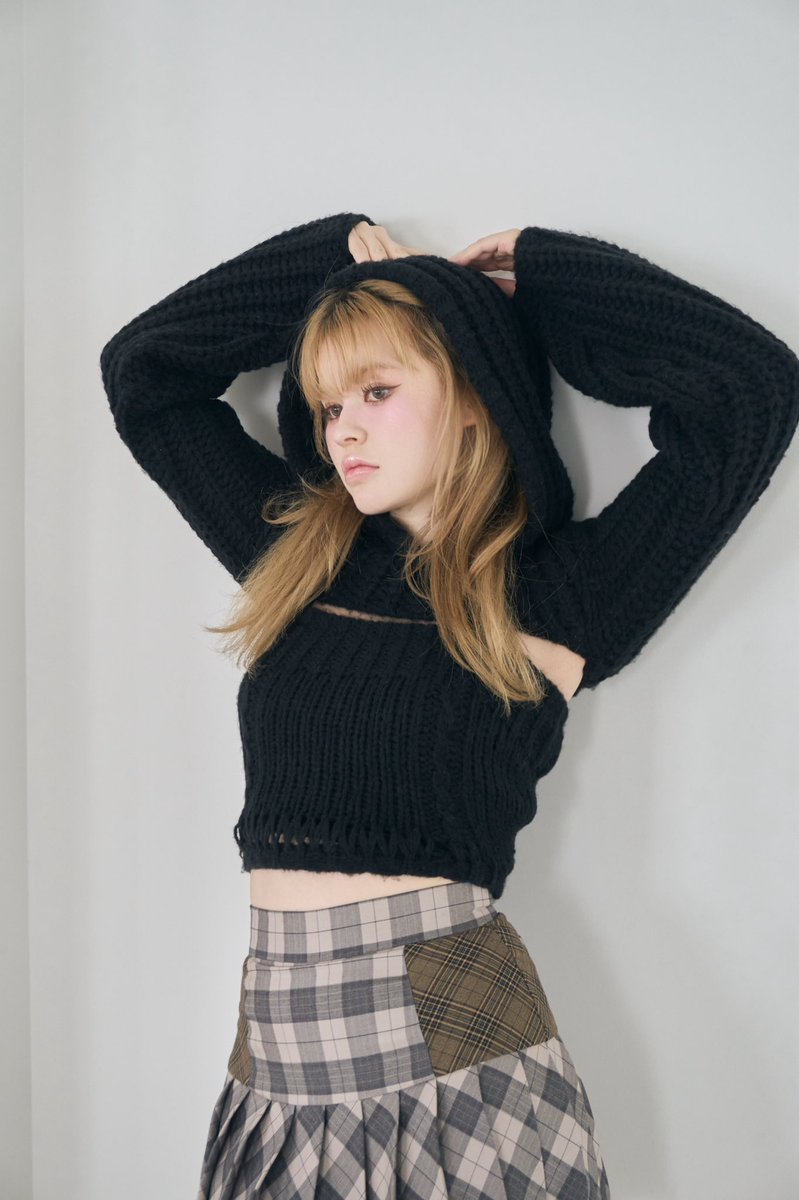 Leo hood knit set color ivory/black ¥14300-tax in ウール混のニット