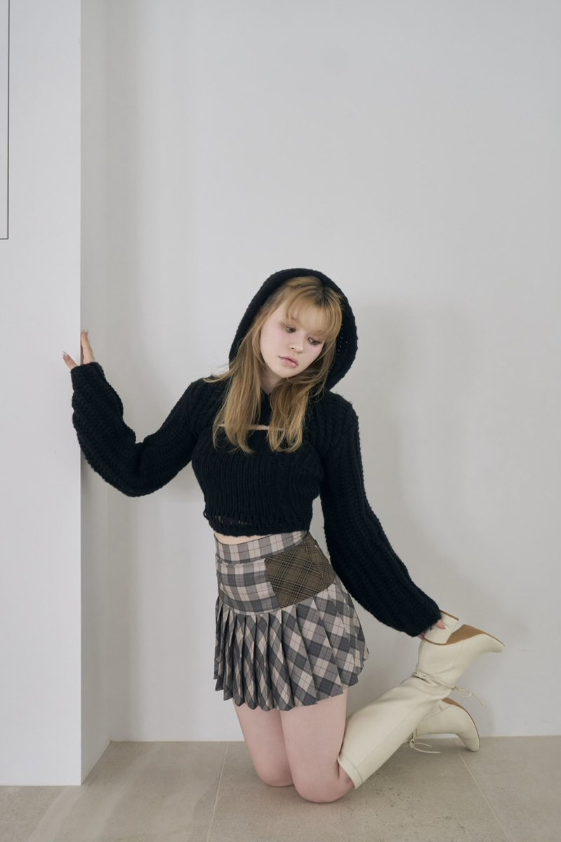 Leo hood knit set color ivory/black ¥14300-tax in ウール混のニット