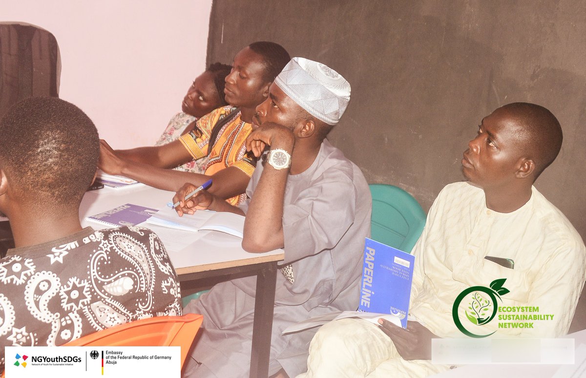 EcoSusNet1's tweet photo. On September 19, 2024, we brought together 10 youth CSOs for a physical step-down training under the Empowering Youth Civil Society to Build Stronger Communities project. The training focused on Nigeria’s climate policies, equipping participants with tools to lead climate action. https://t.co/Pop5bJ5e1H