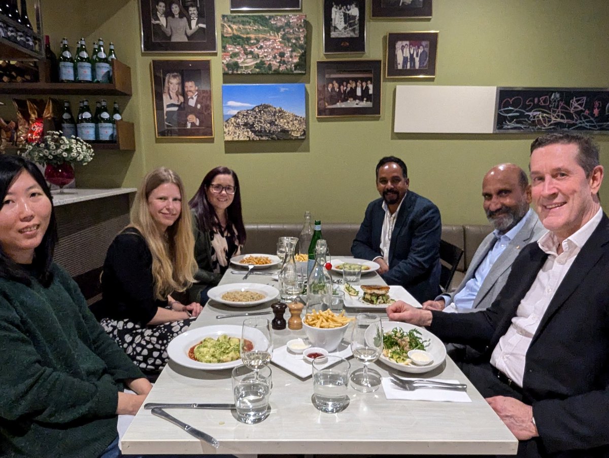yuning_hong's tweet image. Having a great dinner with our EDI seminar speaker Prof Chennupati Jagadish @NanoJagadish tonight! Looking forward to his talk 'Failures as a pathway to success' tomorrow! @SABE_latrobe