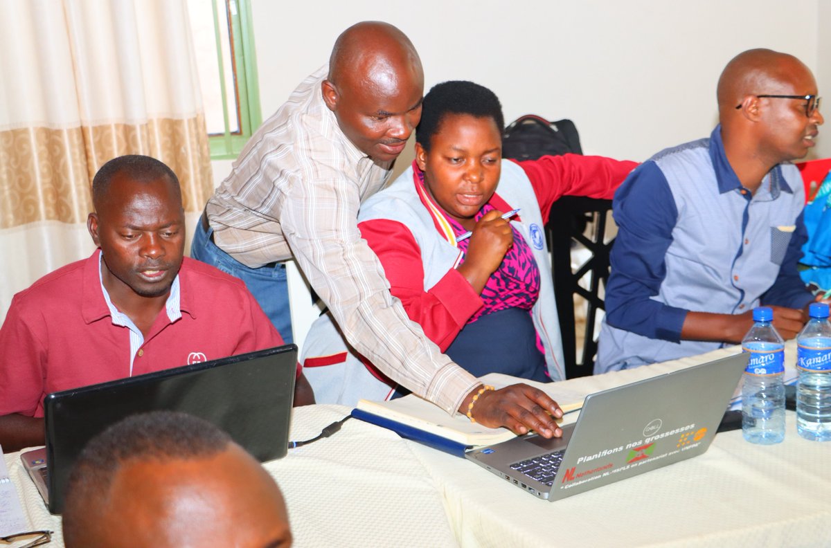 EnabelauBurundi's tweet photo. 1/2 Le logiciel #OpenClinic, de gestion du dossier médical était au cœur d’un atelier de renforcement des compétences organisé du 23 au 27/09 à #Gitega par #PROGISSA du @mspls_bdi avec l’appui de @EnabelauBurundi, pour plus de 50 cadres superviseurs du niveau province & district. https://t.co/BknOMm5zfm
