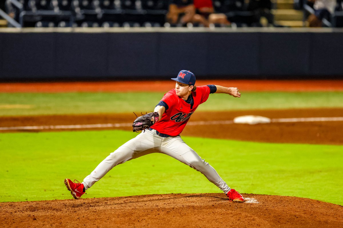 OleMissBSB's tweet photo. Compete. https://t.co/dyRVulb4Aj